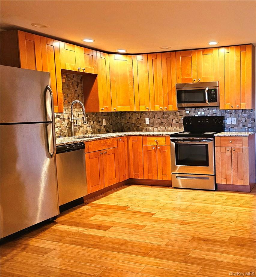 231 Reynolds Road, Unit 11 photo 3