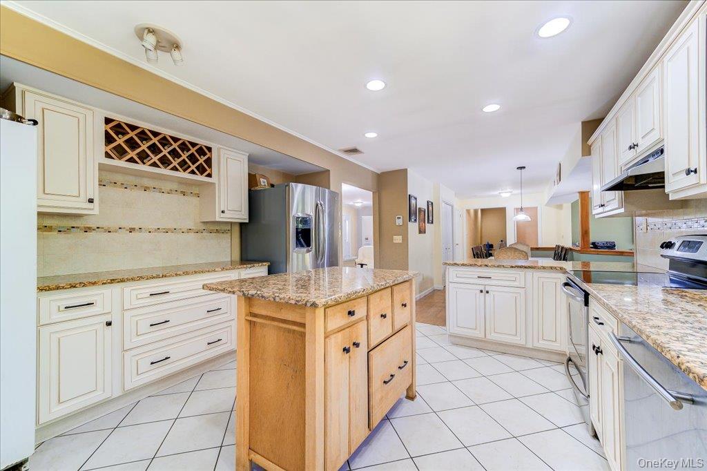 1 Cindy Lane – For Sale photo 16