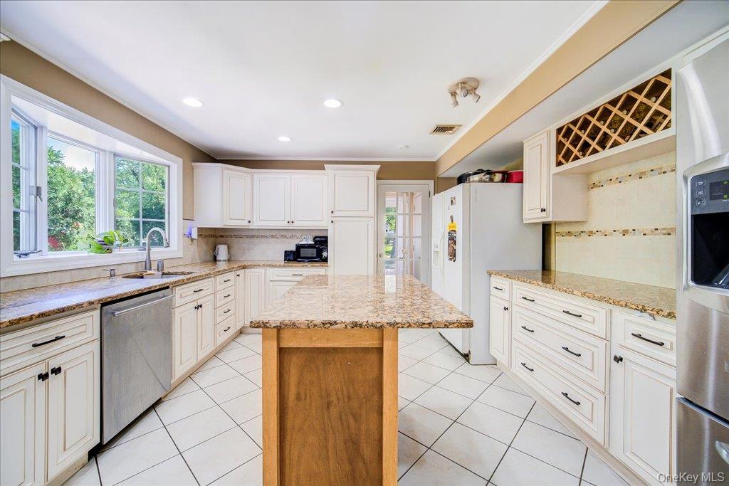 1 Cindy Lane – For Sale photo 15