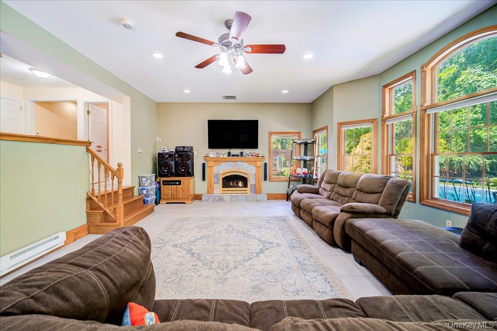 1 Cindy Lane – For Sale photo 13