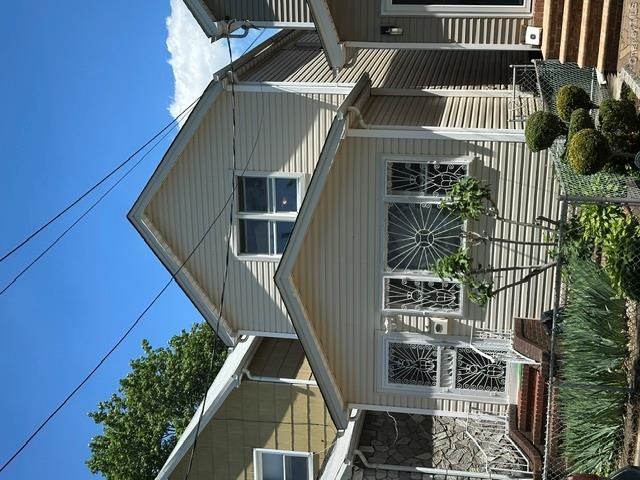 8933 96th Street – For Sale