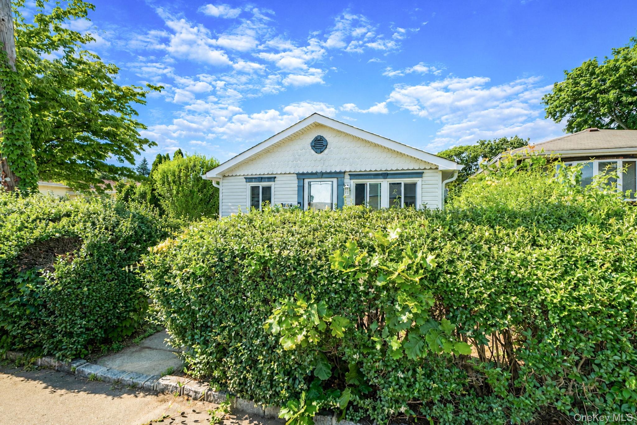 535 Outlook Avenue – For Sale photo 3