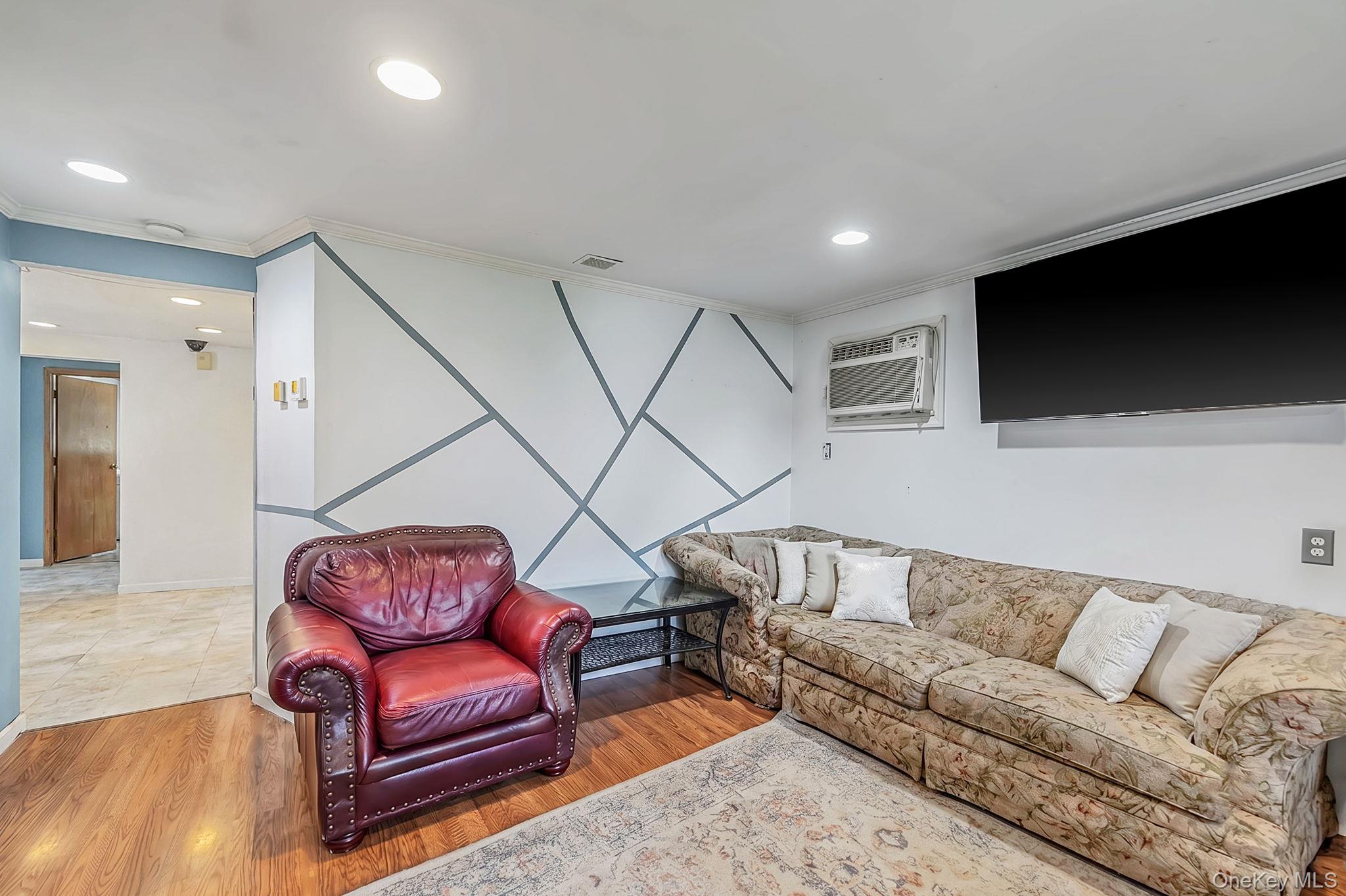 535 Outlook Avenue – For Sale photo 6
