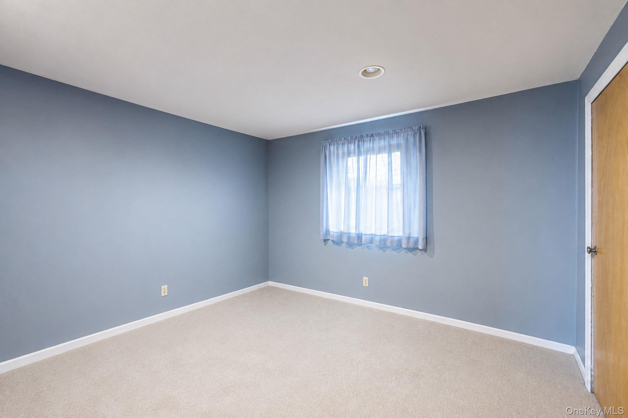 535 Outlook Avenue – For Sale photo 12