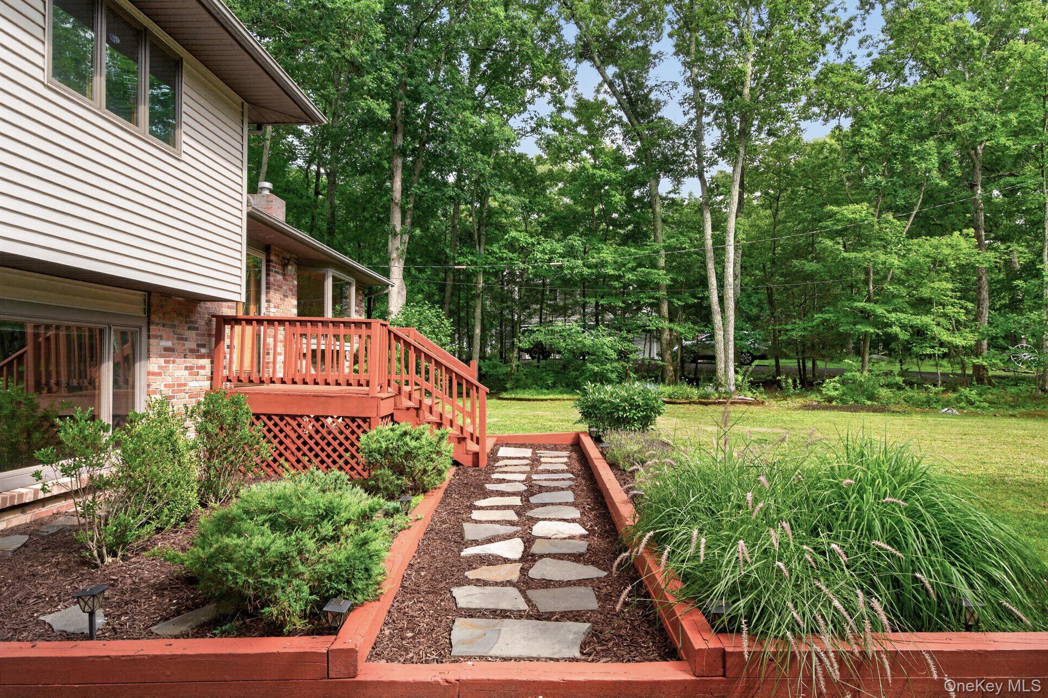 11 Mary Lou Lane – For Sale photo 4