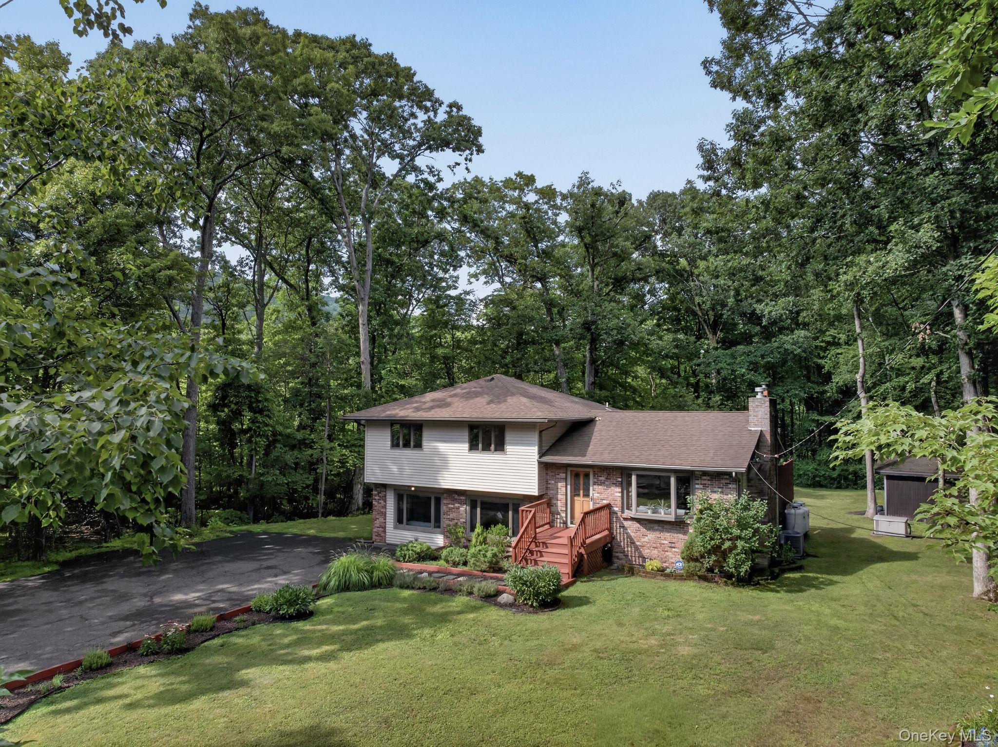 11 Mary Lou Lane – For Sale photo 2
