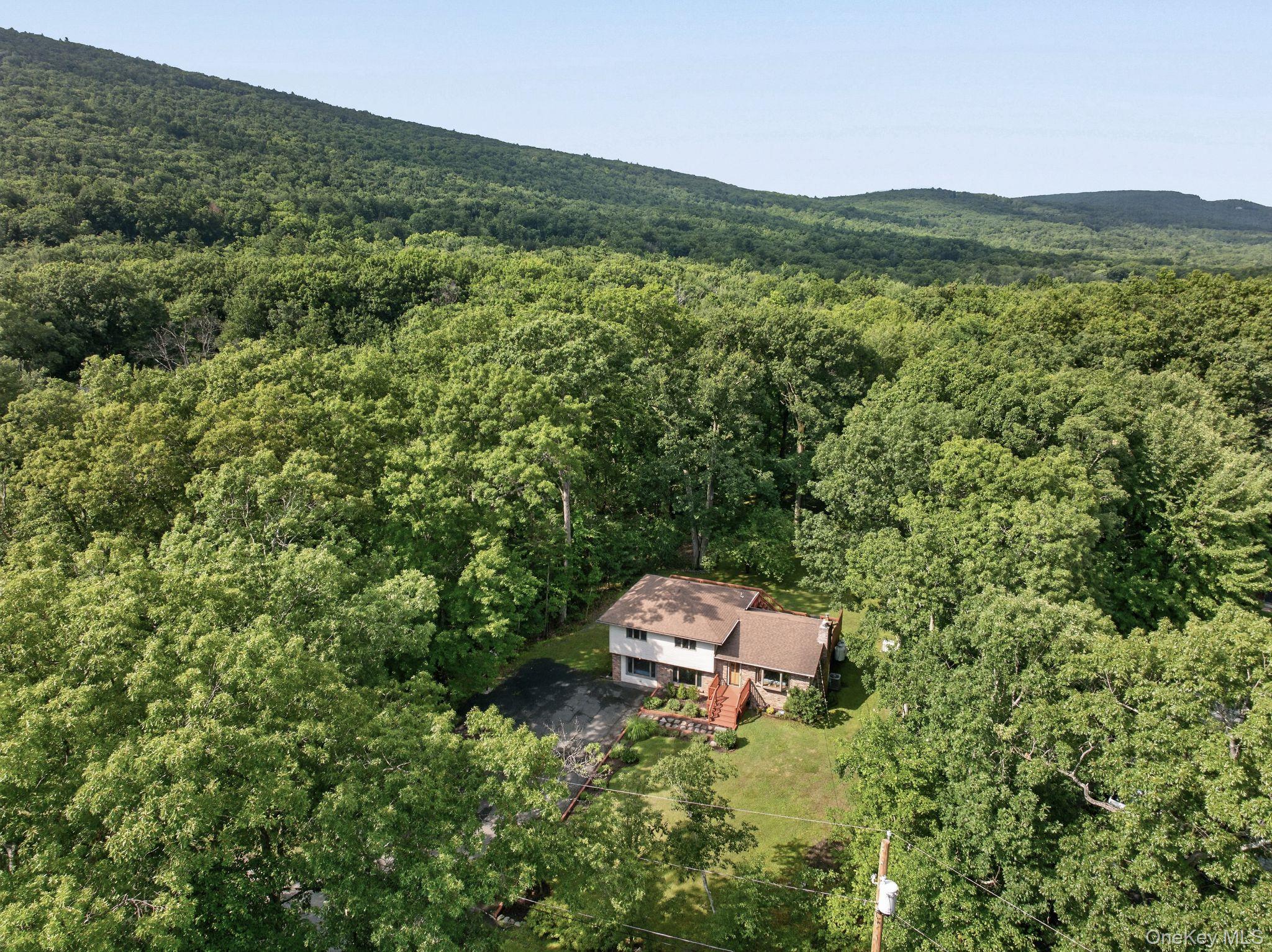 11 Mary Lou Lane – For Sale photo 3