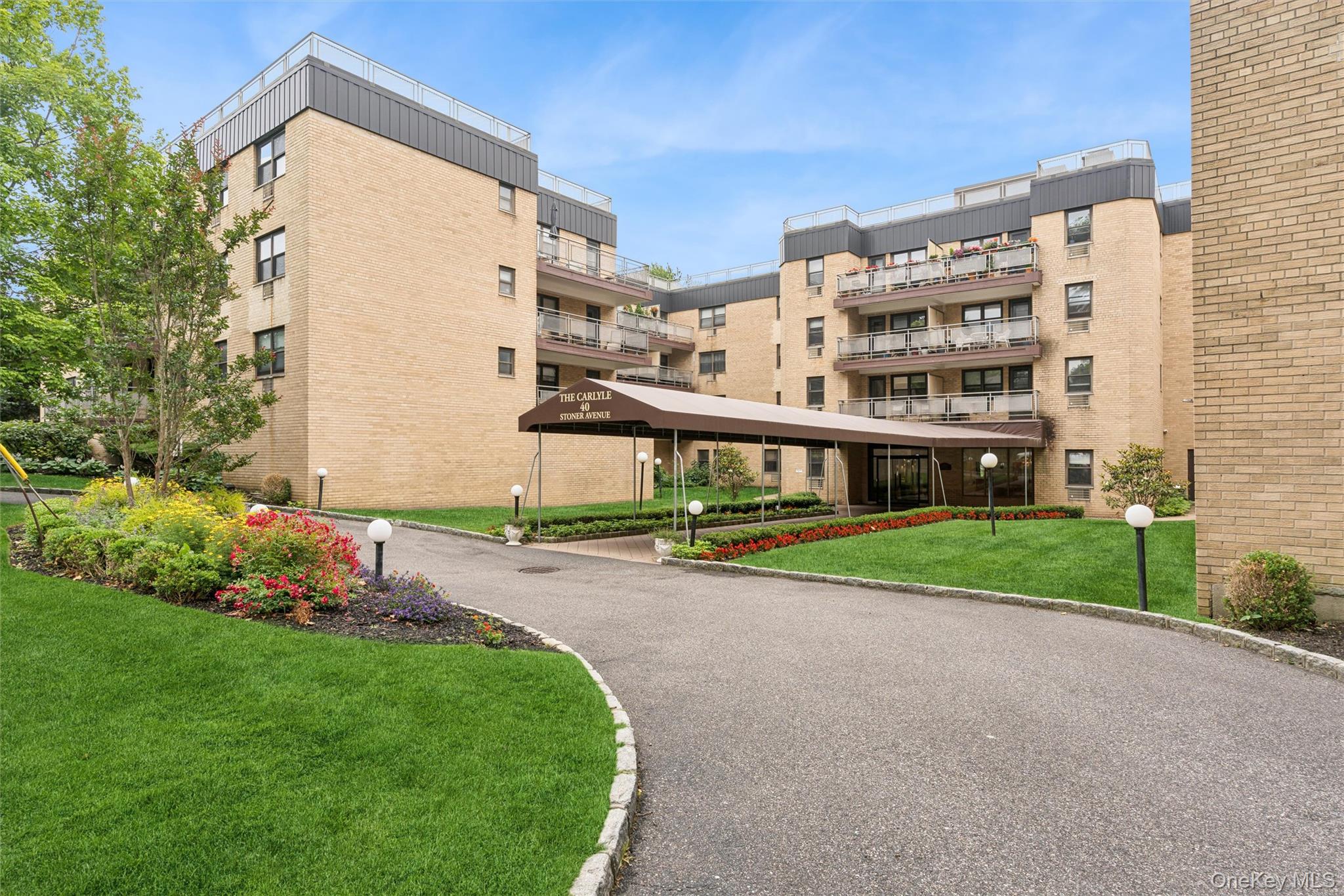 40 Stoner Avenue, Unit 1R