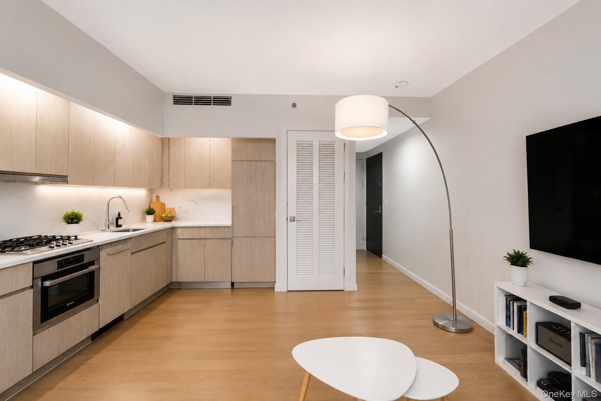 37-26 32nd Street, Unit 2K photo 3