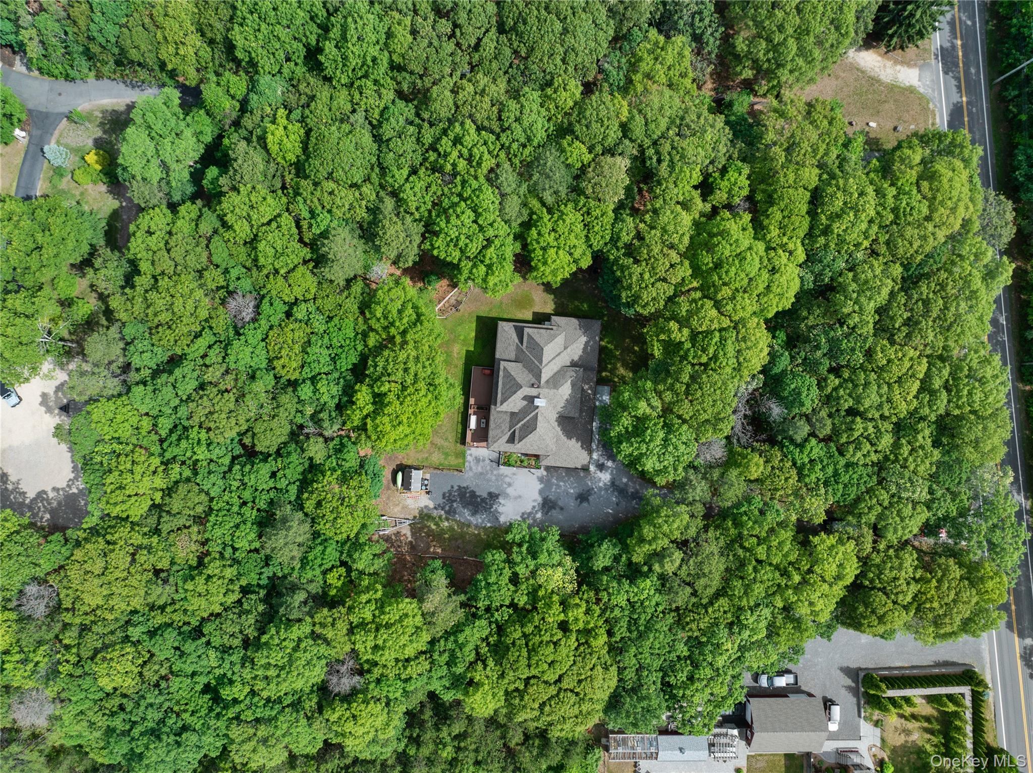 490 Wading River Road – For Sale photo 31