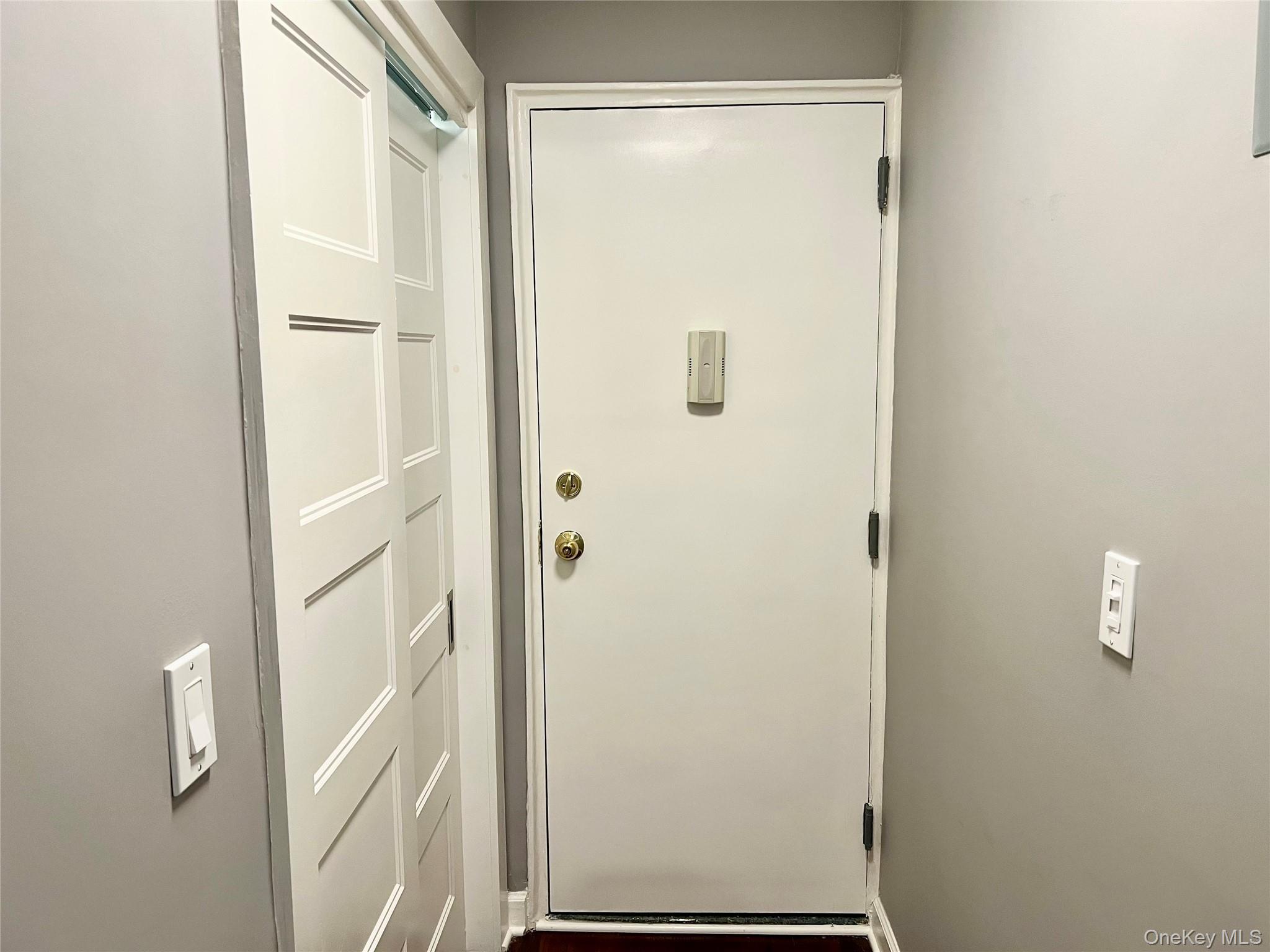 1133 Midland Avenue, Unit 4B photo 3