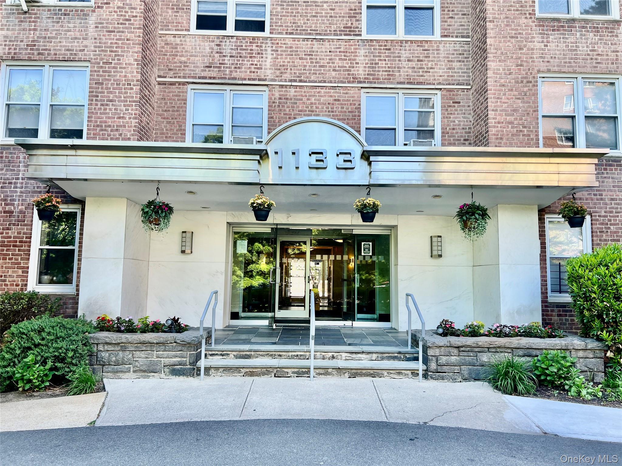 1133 Midland Avenue, Unit 4B
