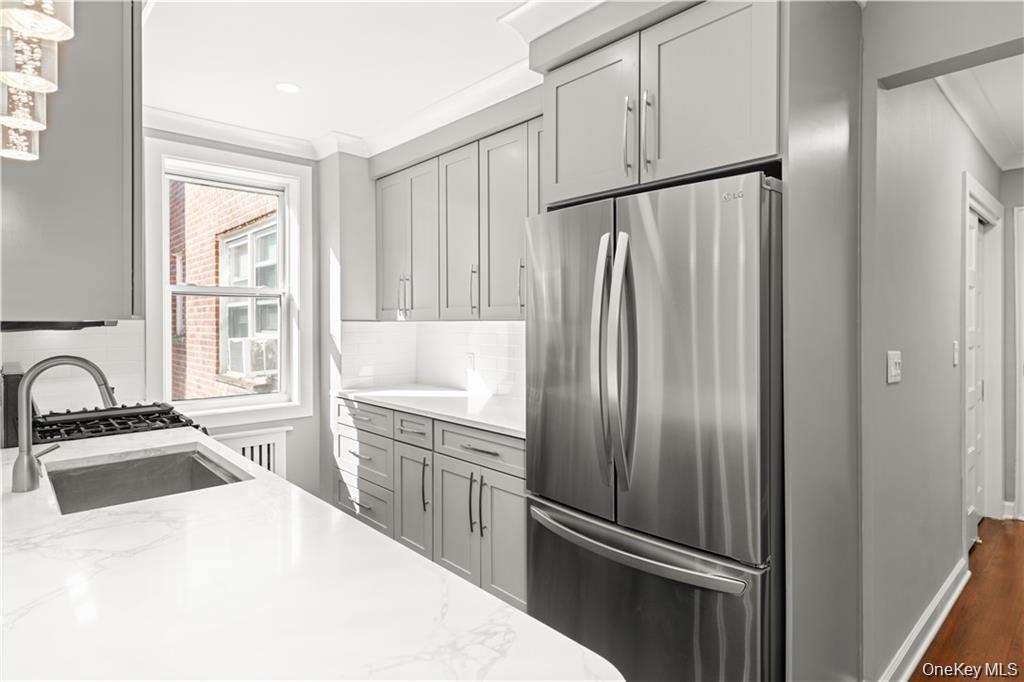 1133 Midland Avenue, Unit 4B photo 4