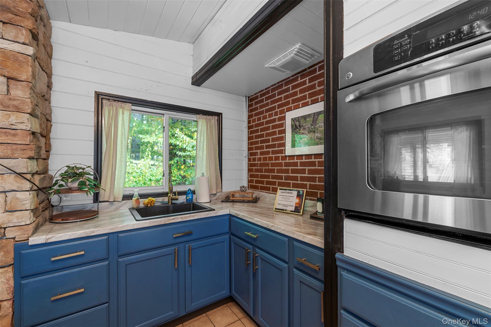 2 May Place – For Sale photo 29