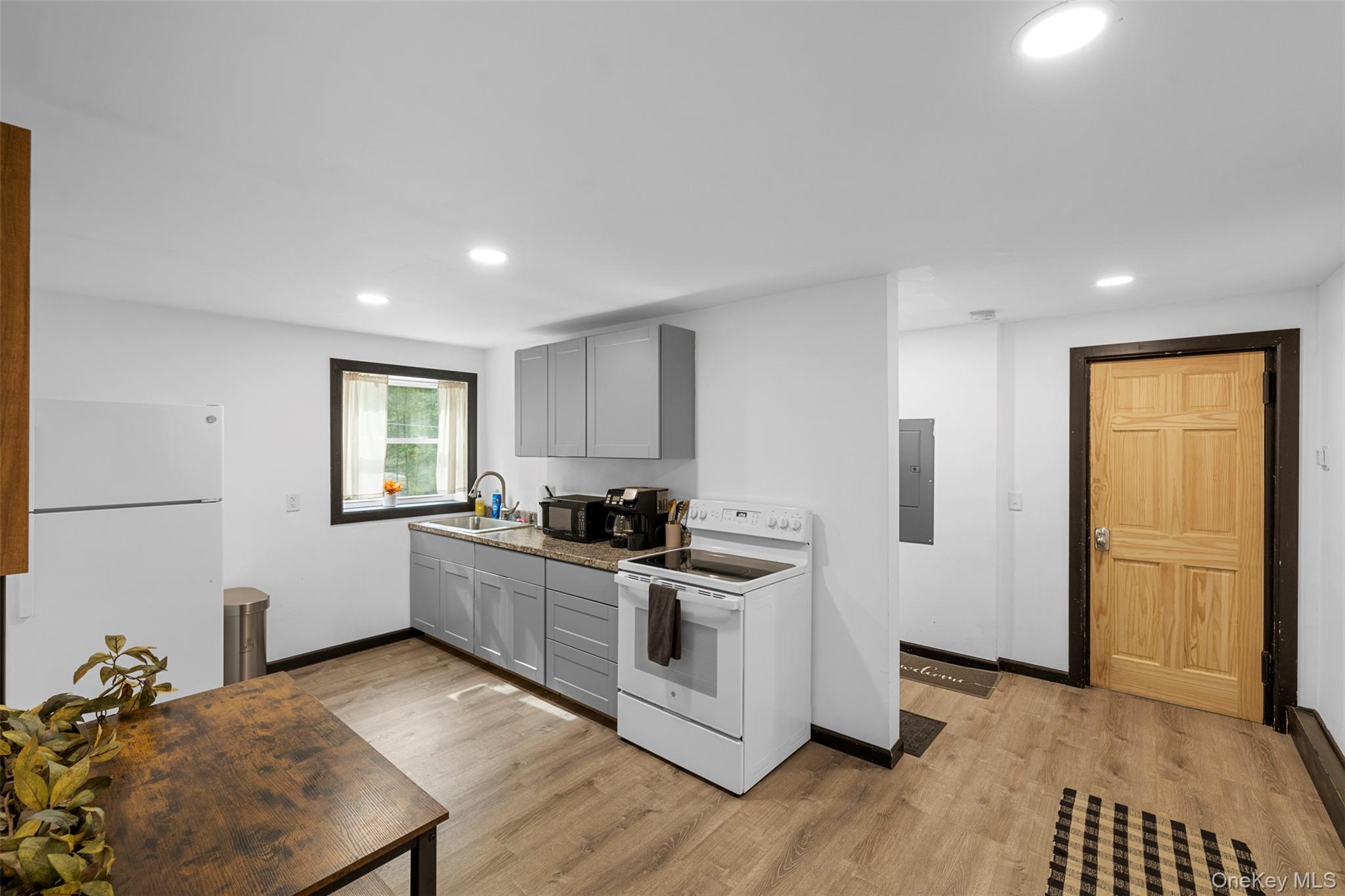 2 May Place – For Sale photo 44