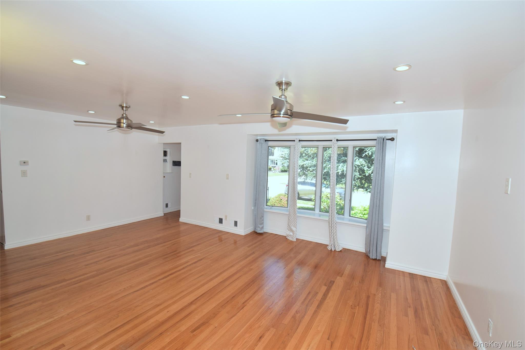 54 Camden Place – For Sale photo 3