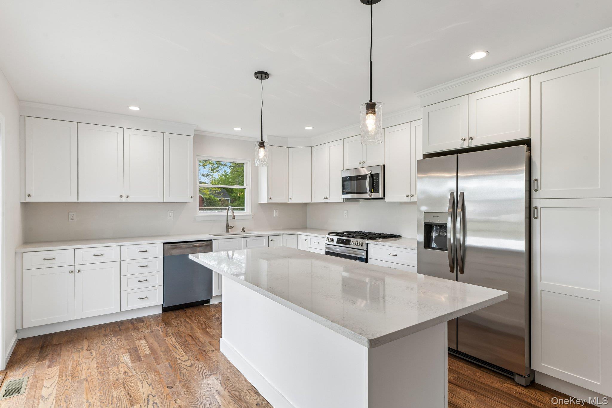 384 Scudder Avenue, Unit Lot 2 photo 12
