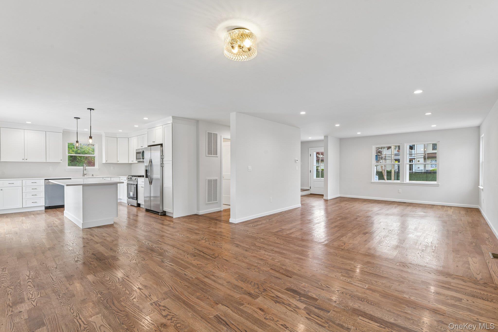 384 Scudder Avenue, Unit Lot 2 photo 8