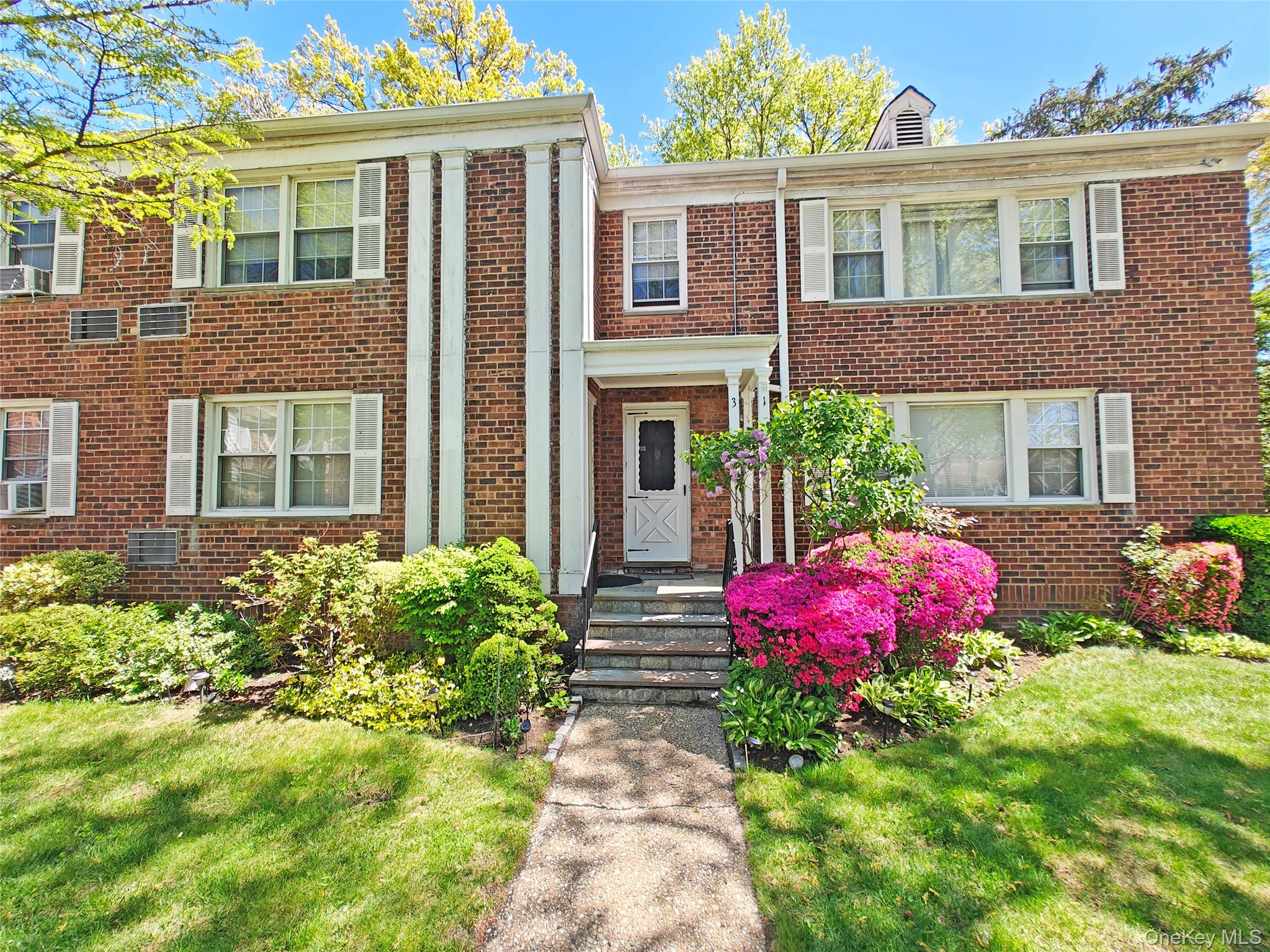 3 Lawrence Park Crescent, Unit 3