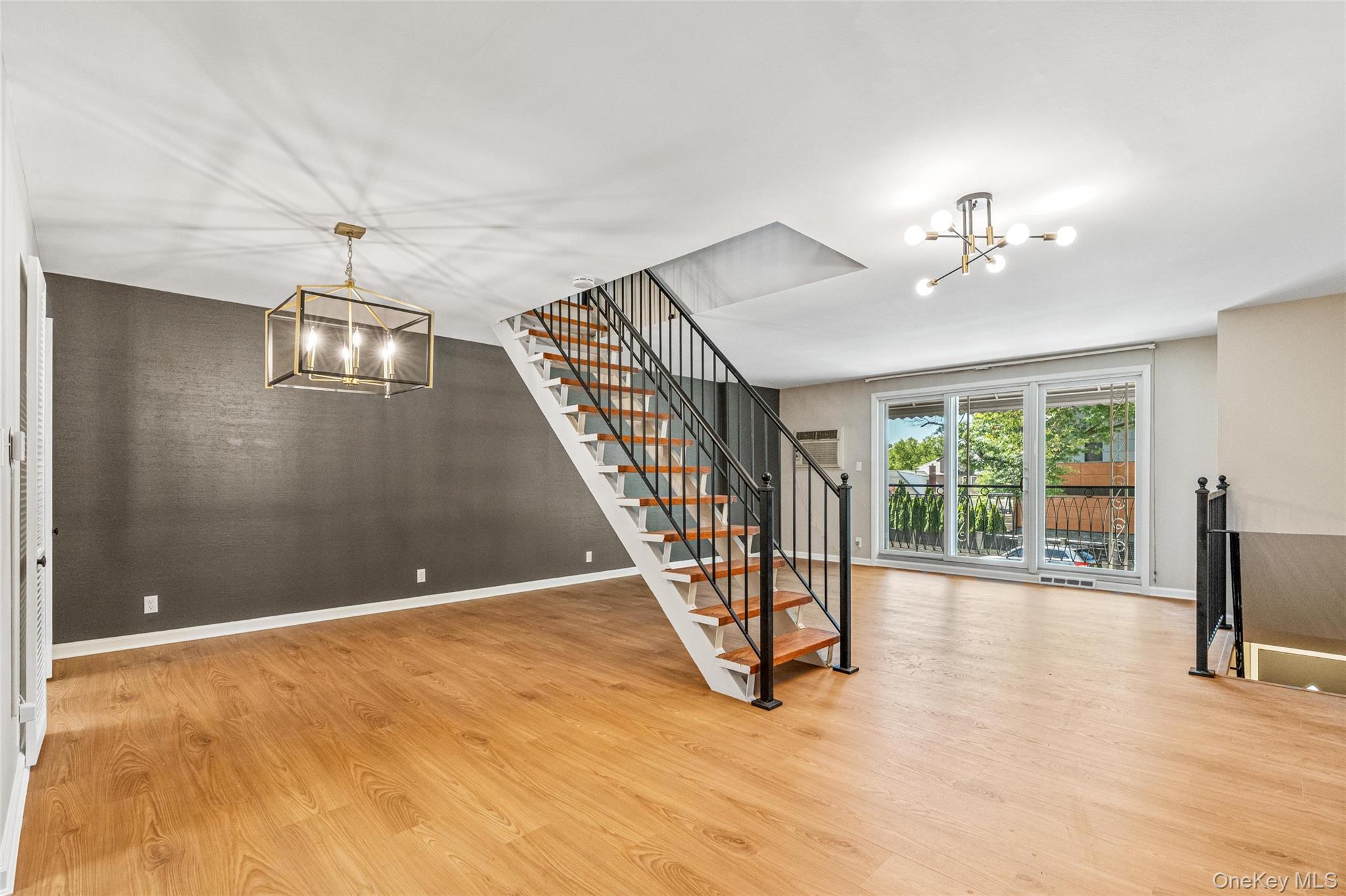 175-03 Peck Avenue, Unit 2 Floor photo 5