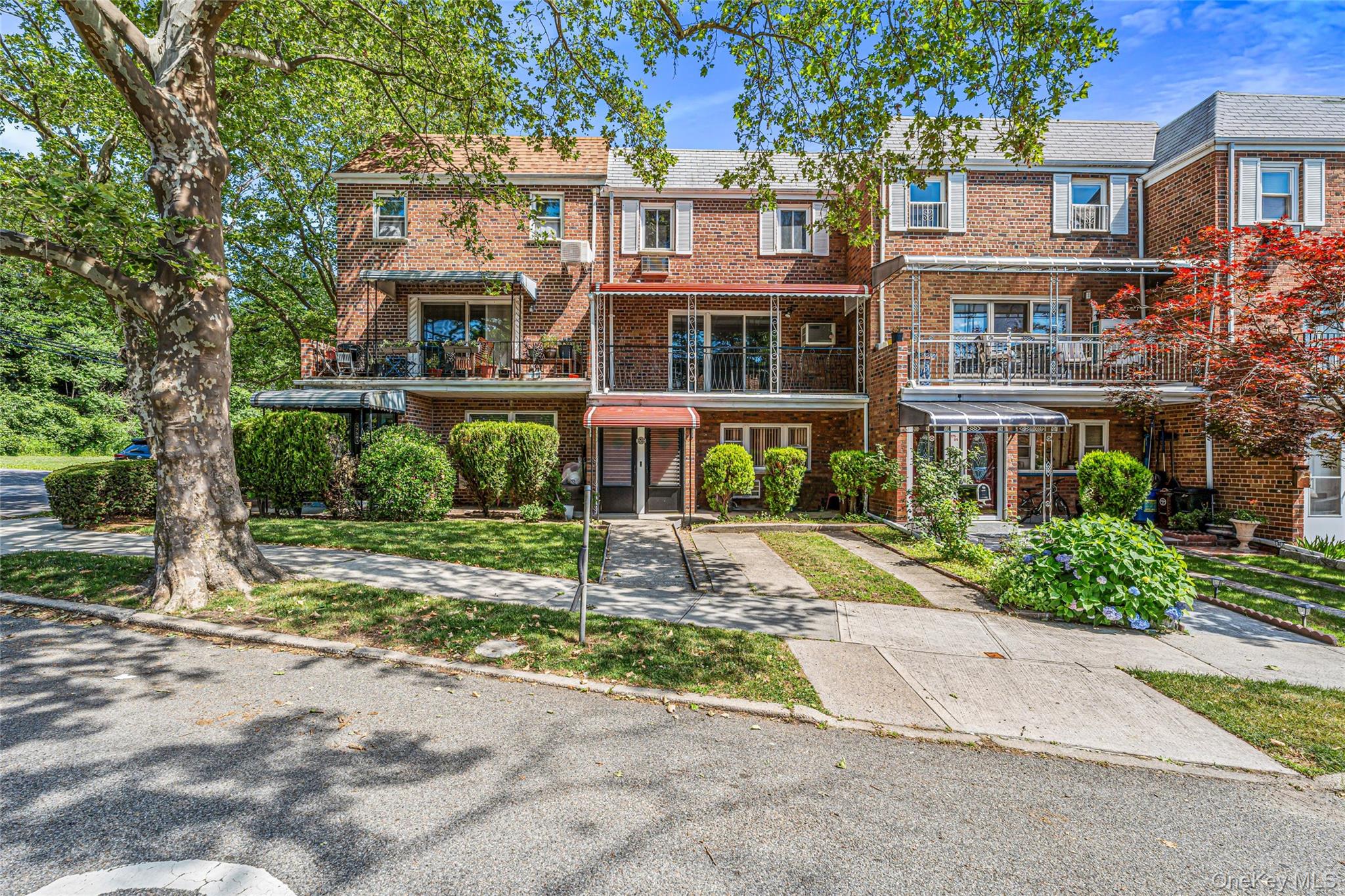 175-03 Peck Avenue, Unit 2 Floor