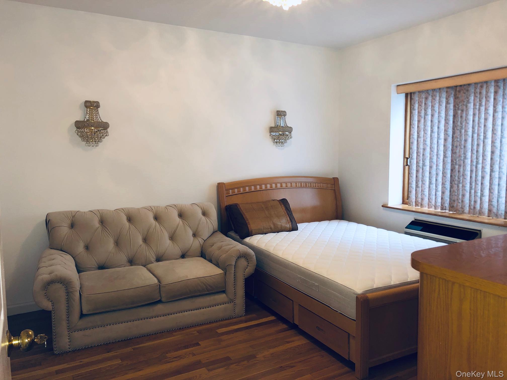 42-31 Colden Street, Unit F3EG photo 2