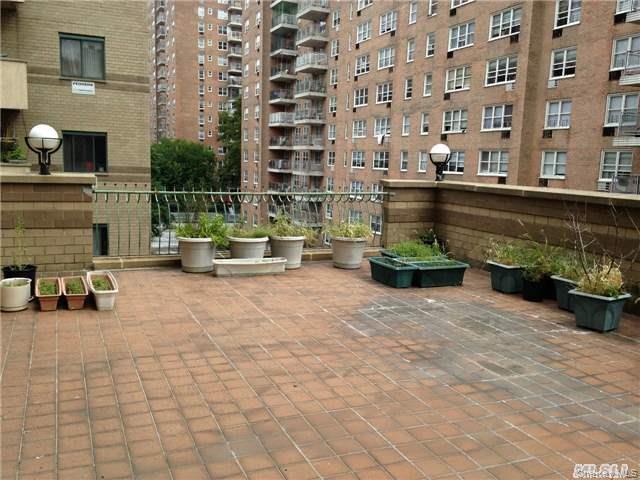 42-31 Colden Street, Unit F3EG photo 9