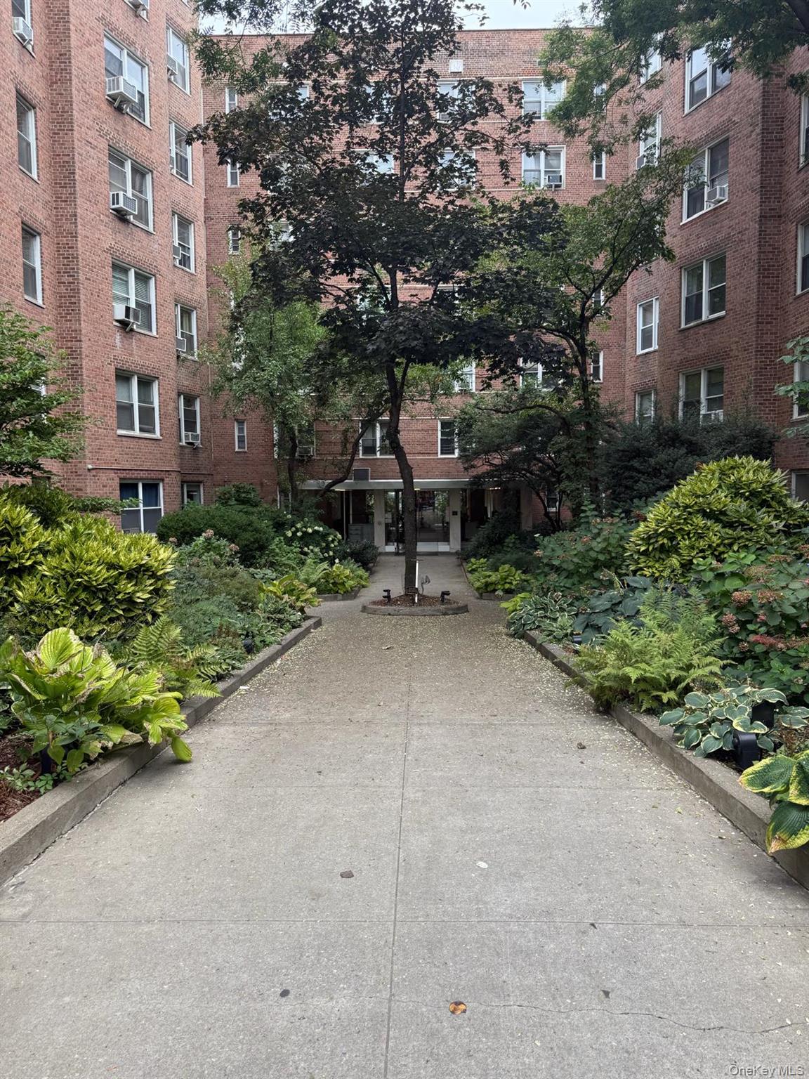 800 Grand Concourse, Unit LEN photo 2