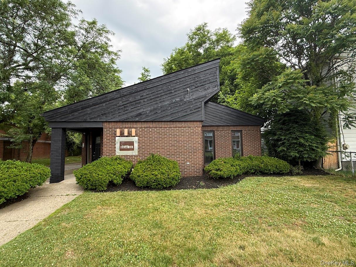 149 S Grand Avenue – For Sale