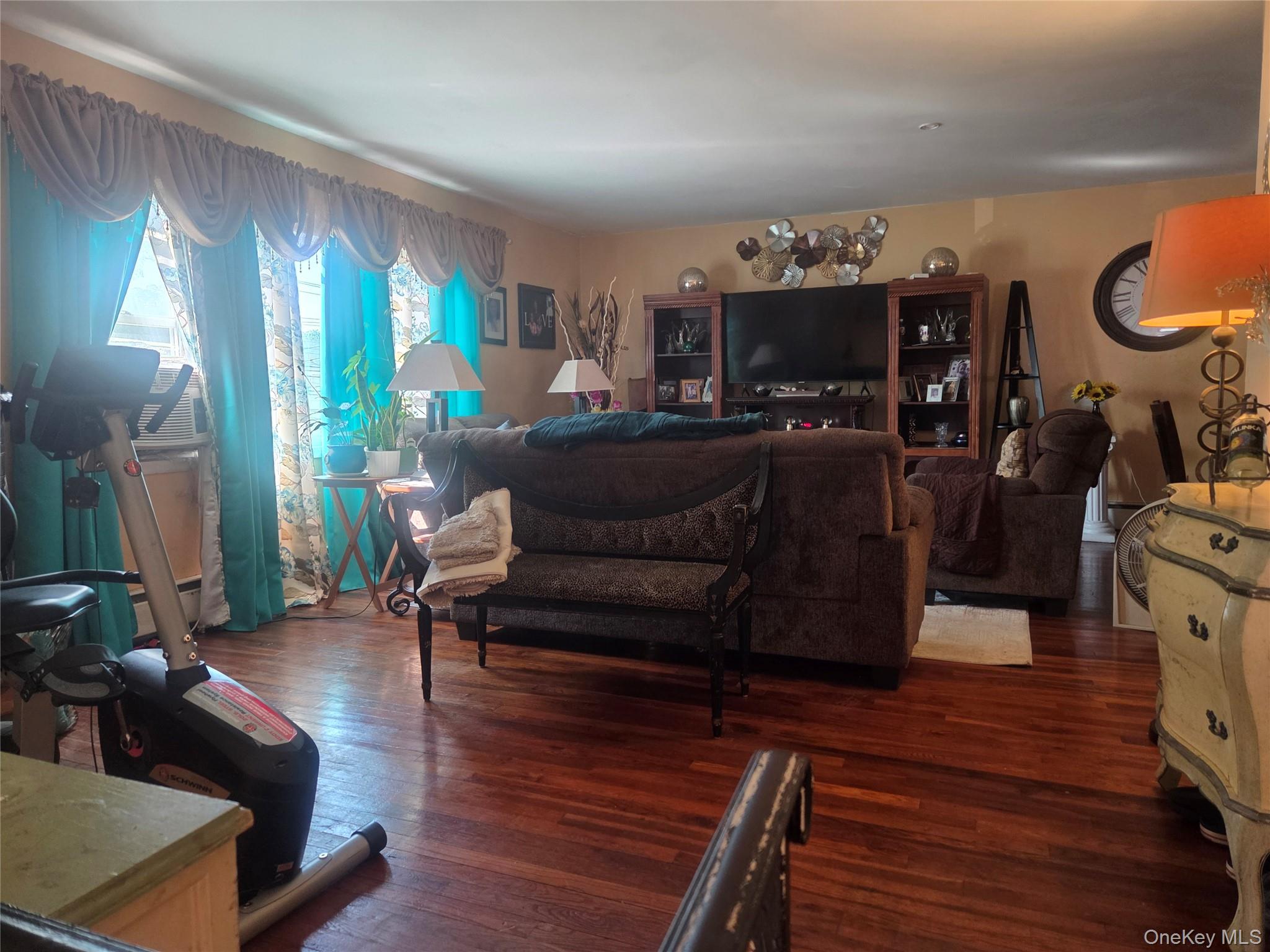 14615 223rd Street – For Sale photo 3