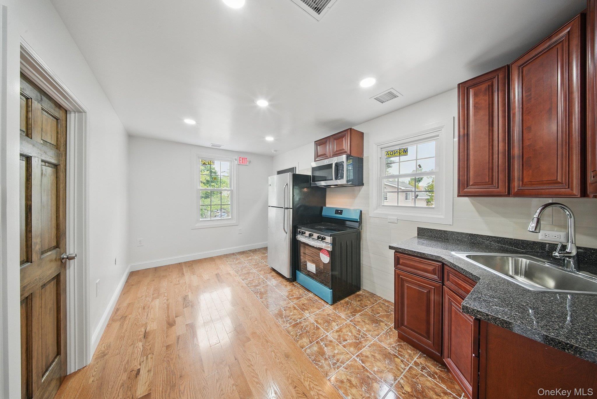 14 Yankee Place, Unit 7 photo 3