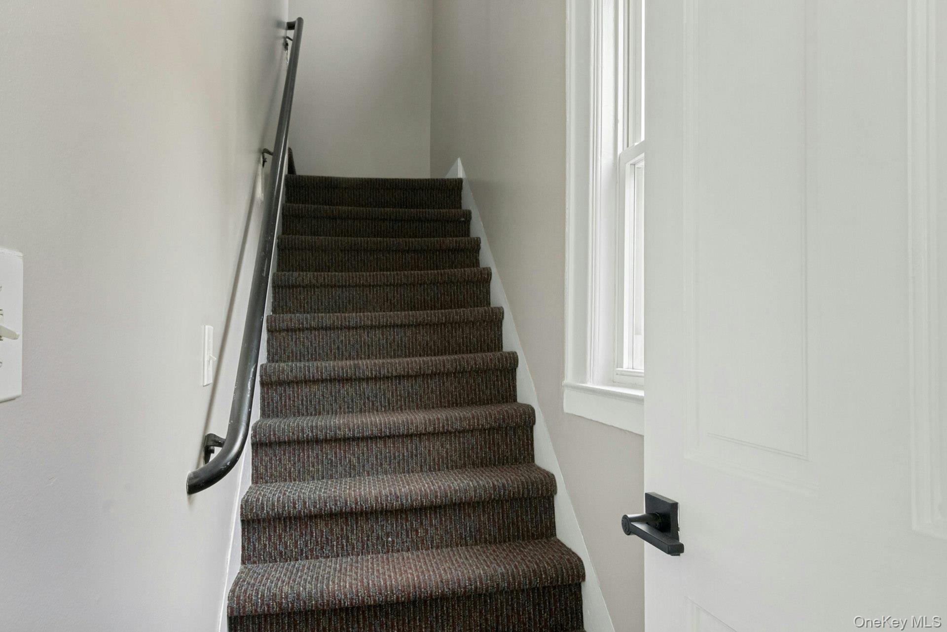 504 Gramatan Avenue, Unit 2nd Floor photo 6
