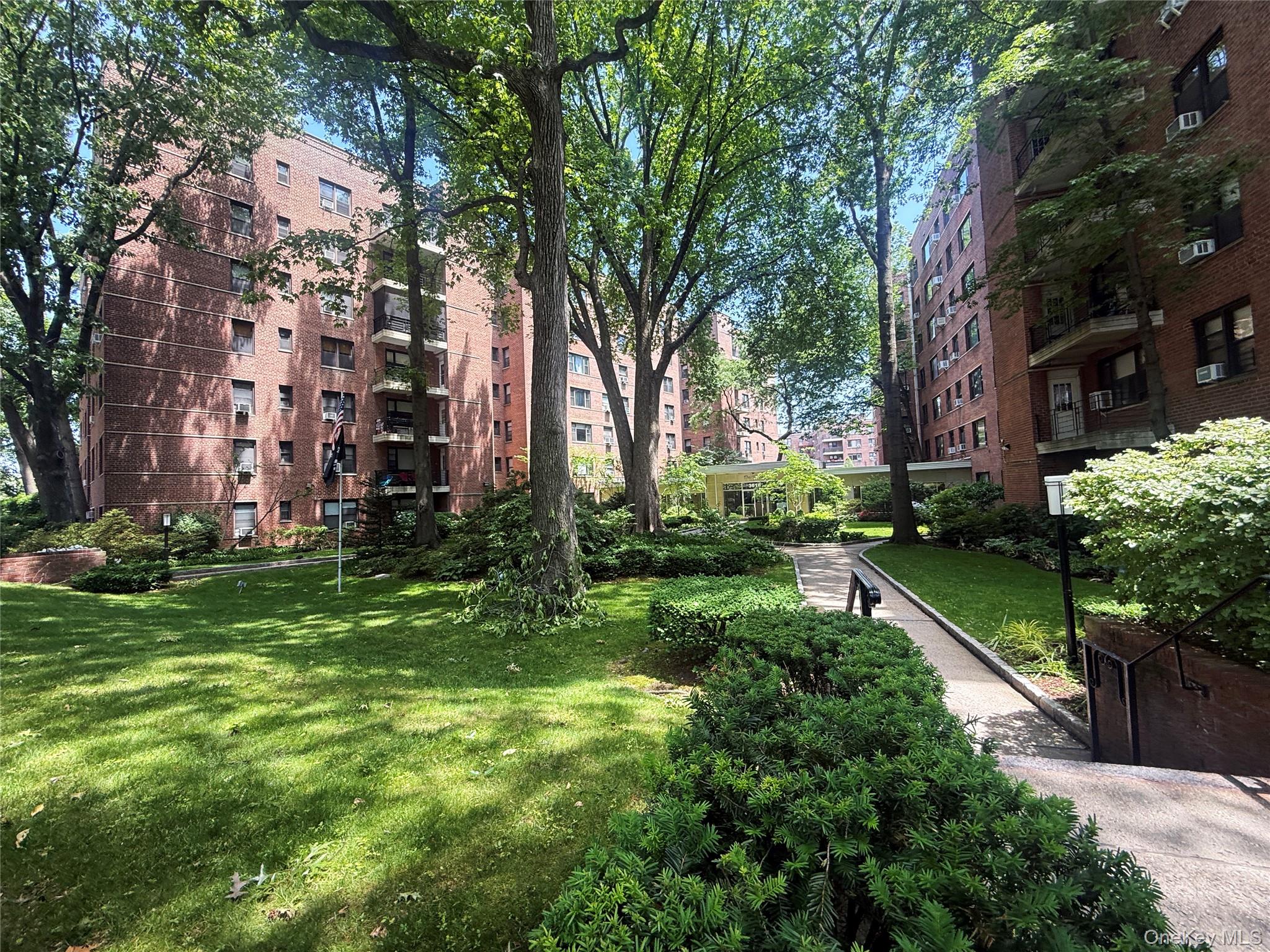 3616 Henry Hudson Parkway, Unit 6AN photo 27