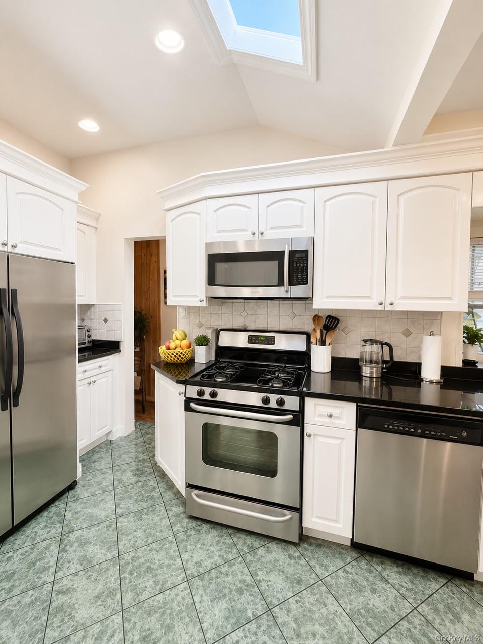 110 Roosevelt Avenue – For Sale photo 6