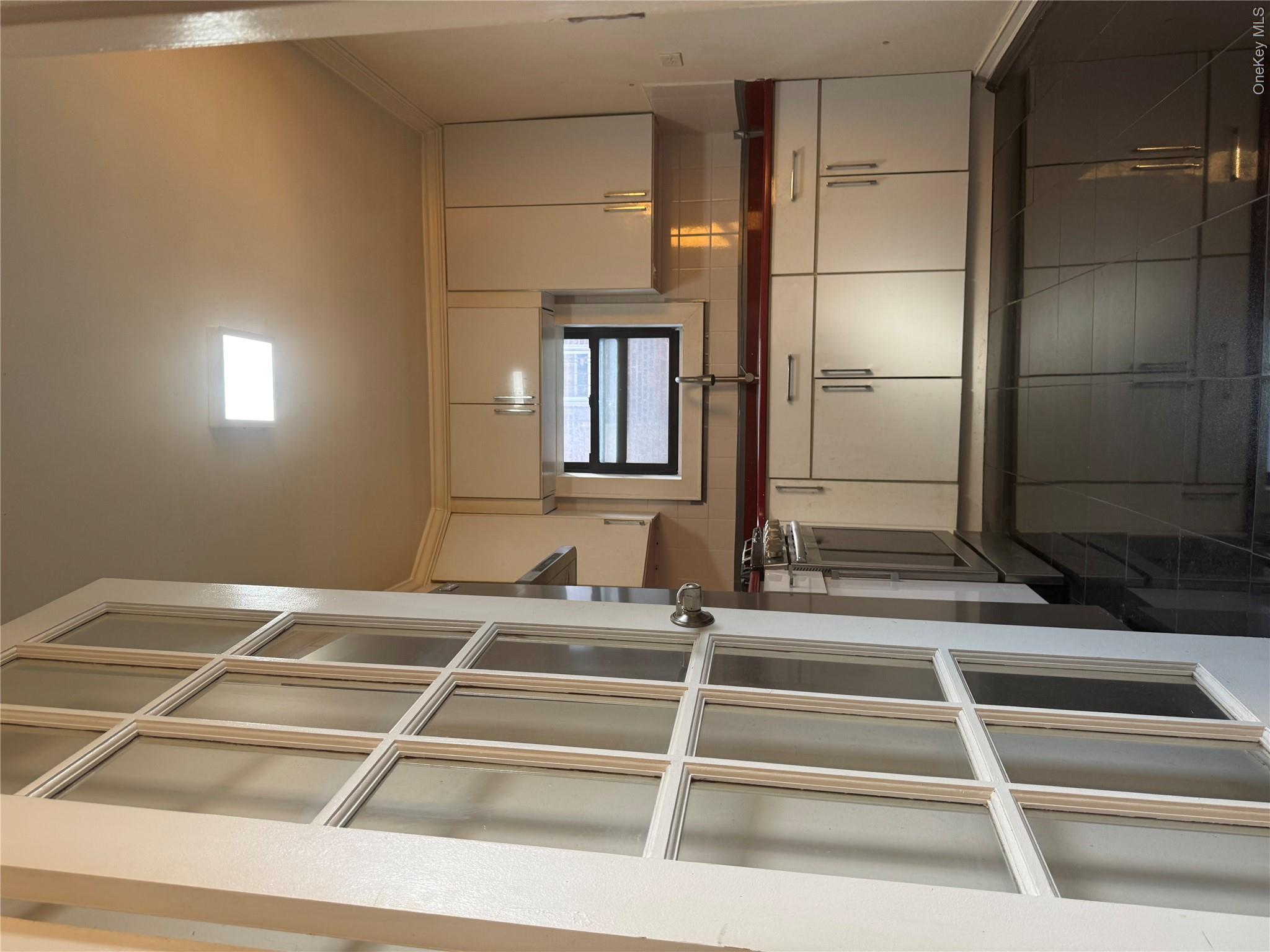 14336 Barclay Avenue, Unit 5H photo 4