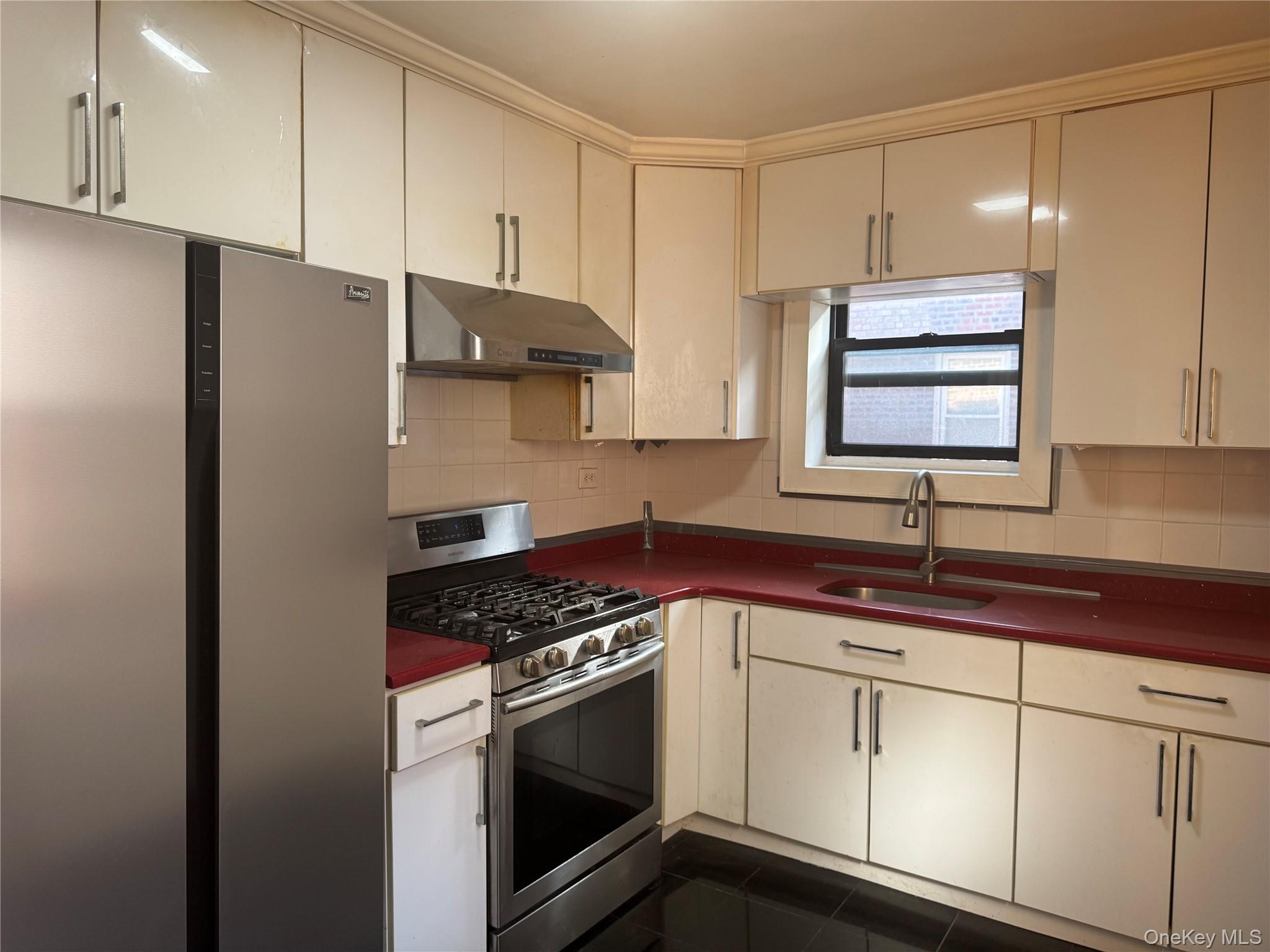 14336 Barclay Avenue, Unit 5H