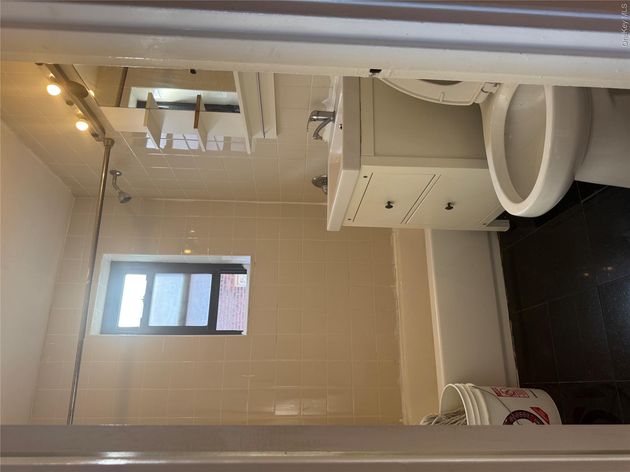 14336 Barclay Avenue, Unit 5H photo 2