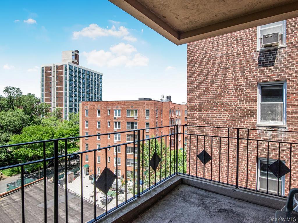 2711 Henry Hudson Parkway W, Unit 6D photo 7
