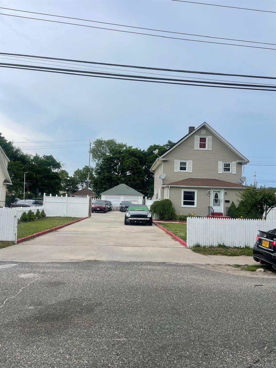 10 1st Avenue – For Sale photo 2
