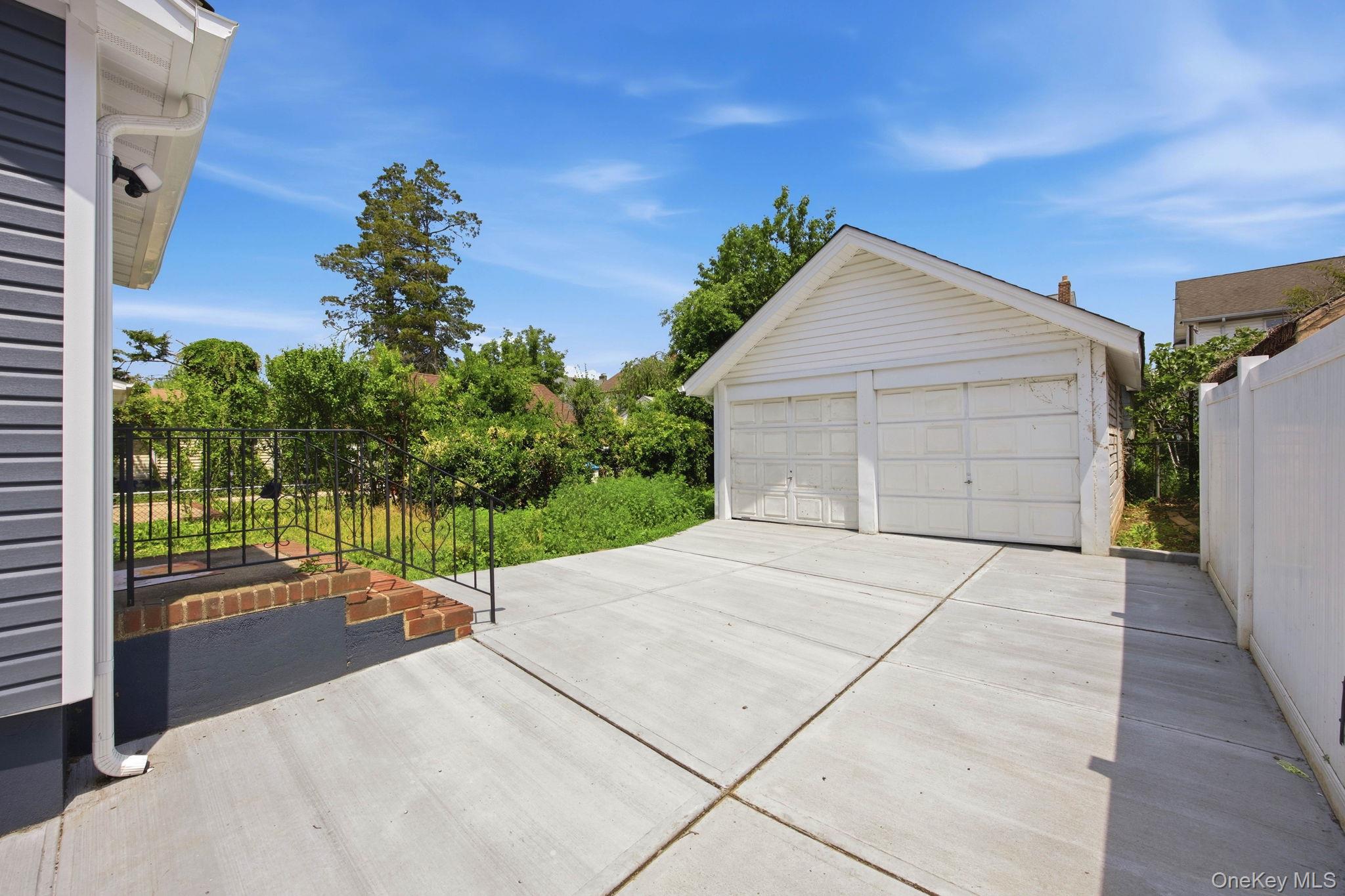 107 E Saint Marks Place – For Sale photo 22