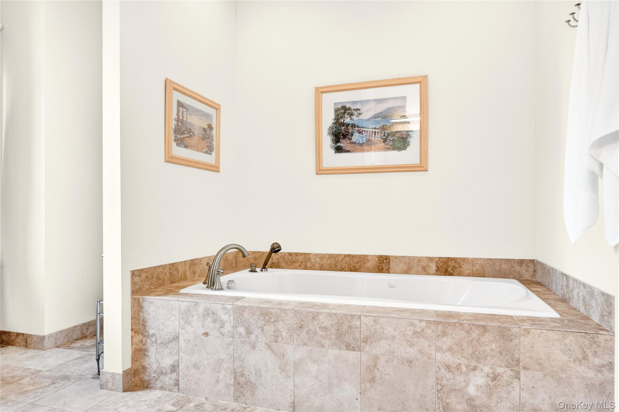 19 Ash Road – For Sale photo 38