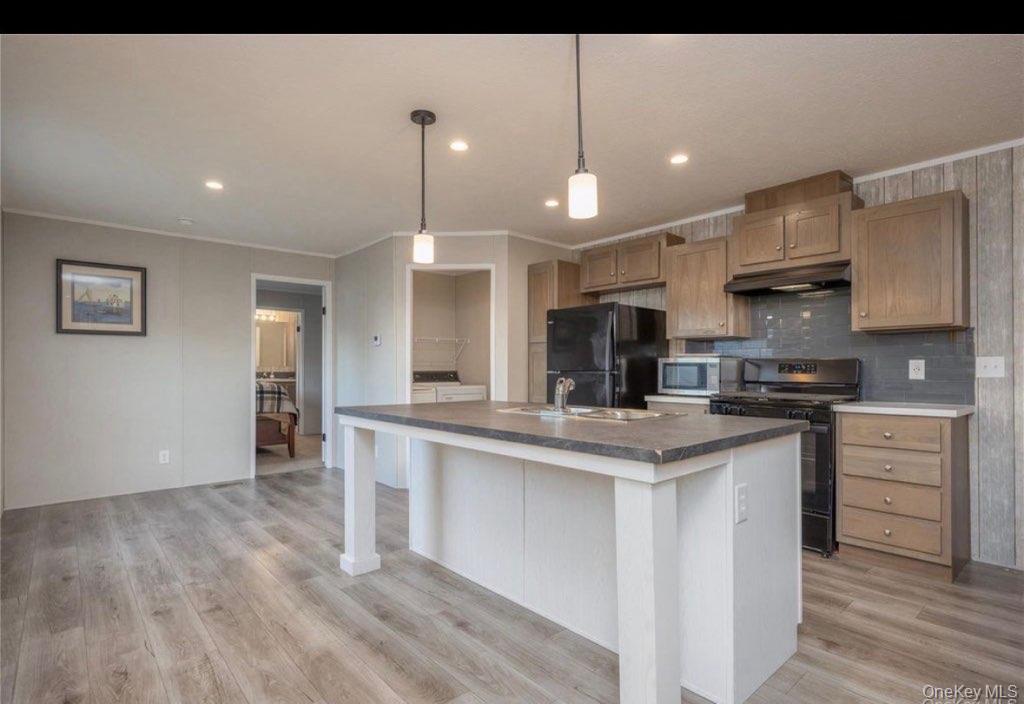 37 Windward Way – For Sale