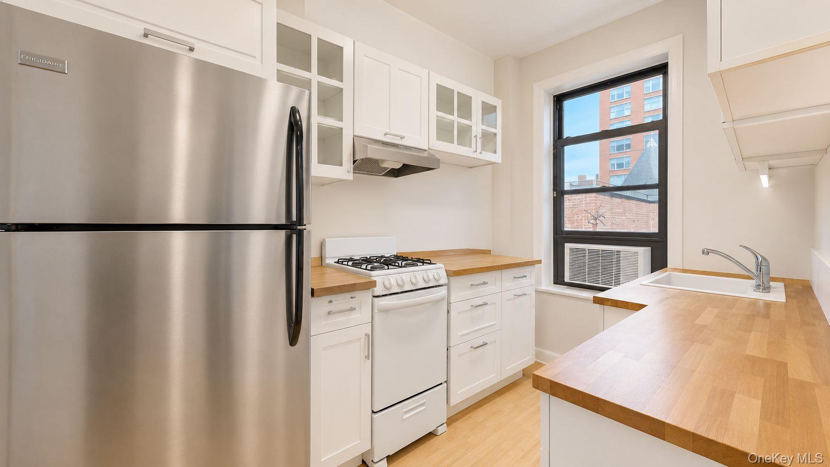 4-6 W 105th Street, Unit 6A photo 13