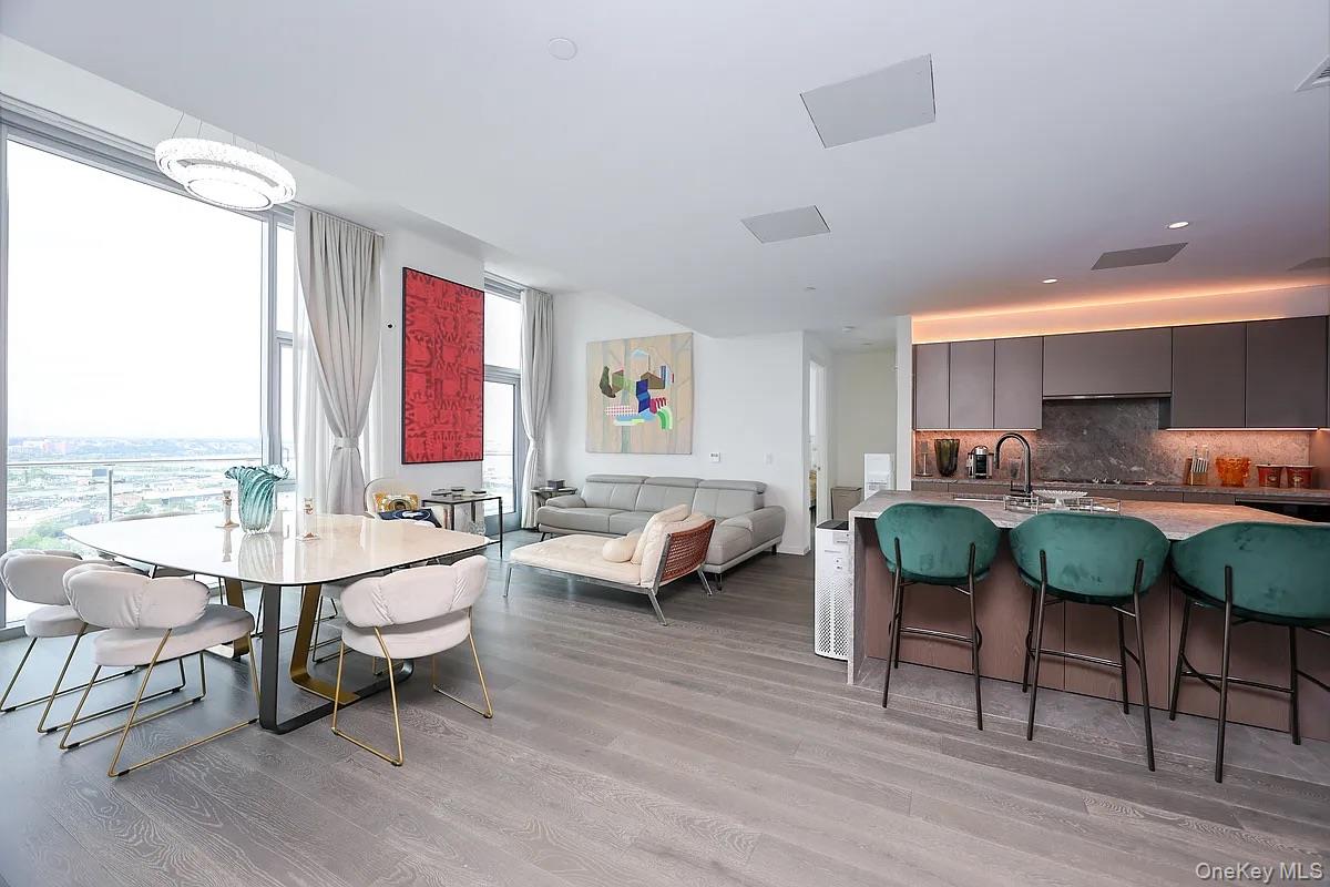 133-36 37th Avenue, Unit PH3B photo 2