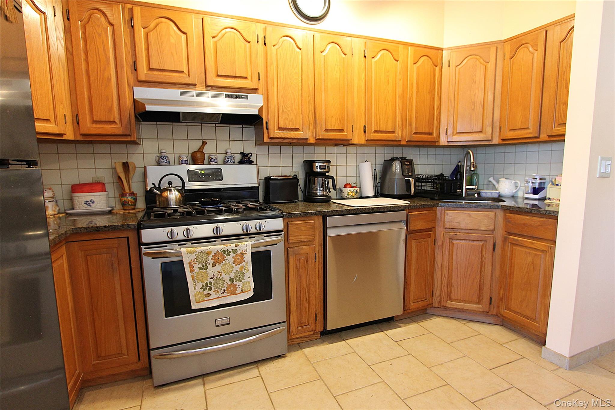 72-19 66th Road – For Sale photo 8