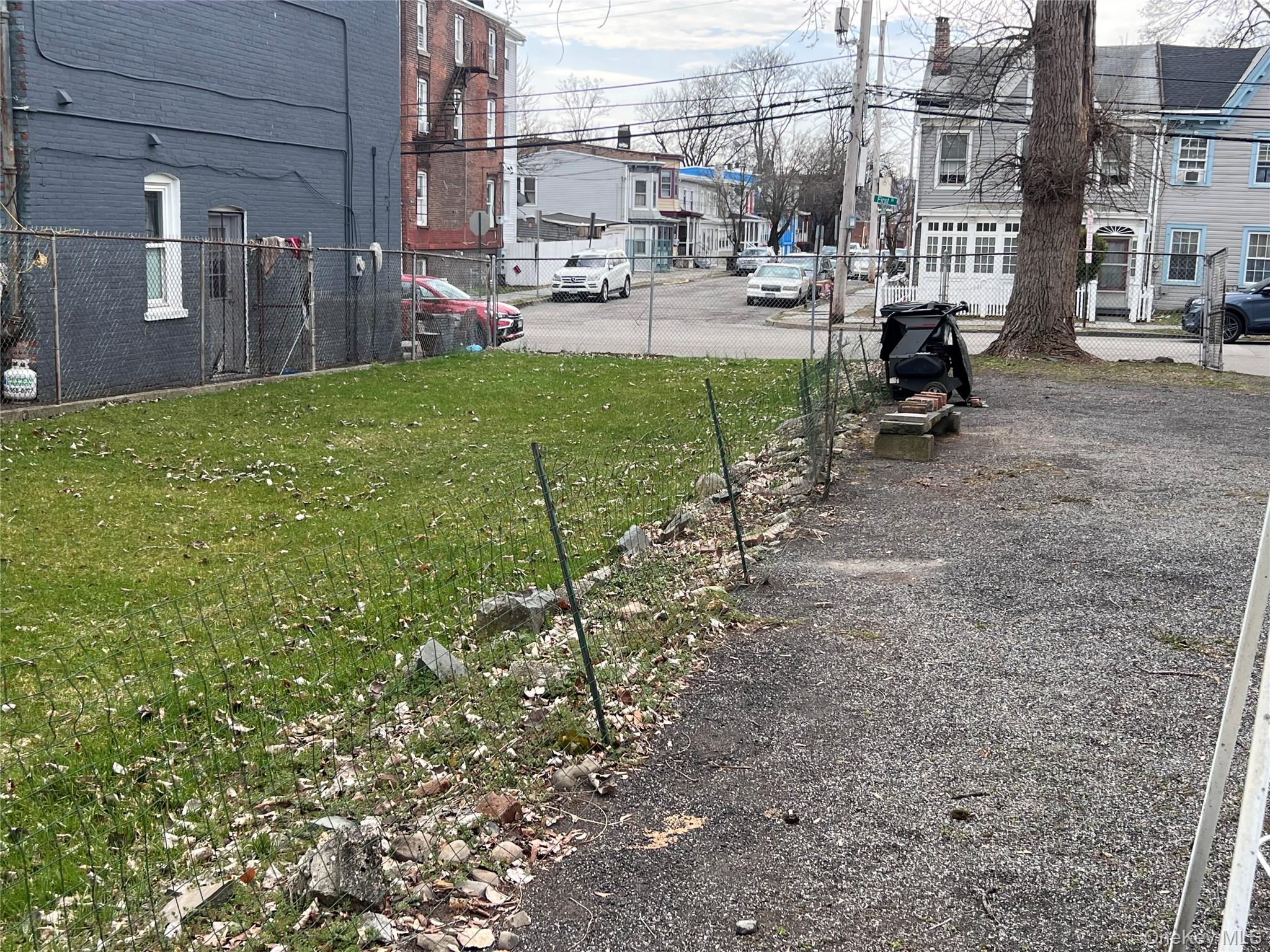286 1st Street – For Sale