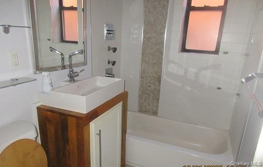 3231 Barker Avenue, Unit 2C photo 7