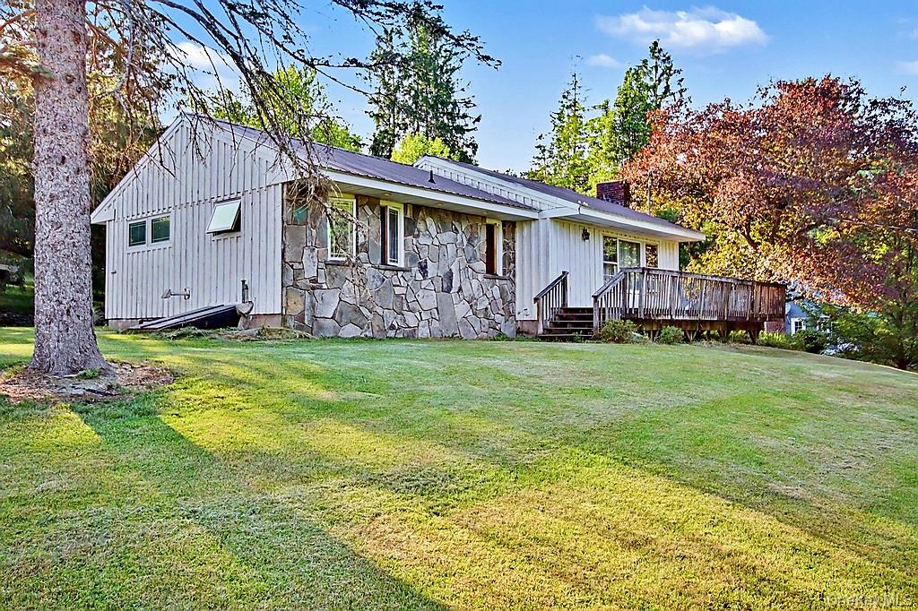105 Cold Spring Road – For Sale