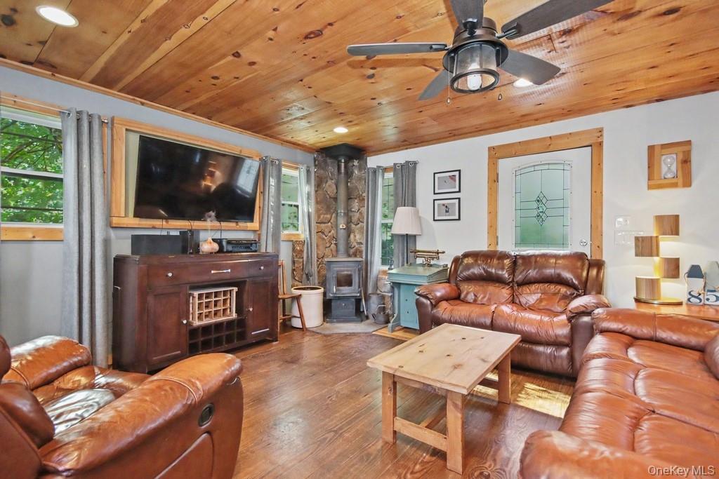 105 Cold Spring Road – For Sale photo 3