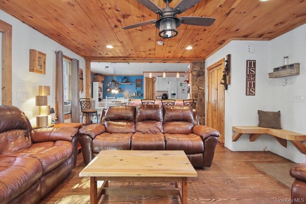 105 Cold Spring Road – For Sale photo 5
